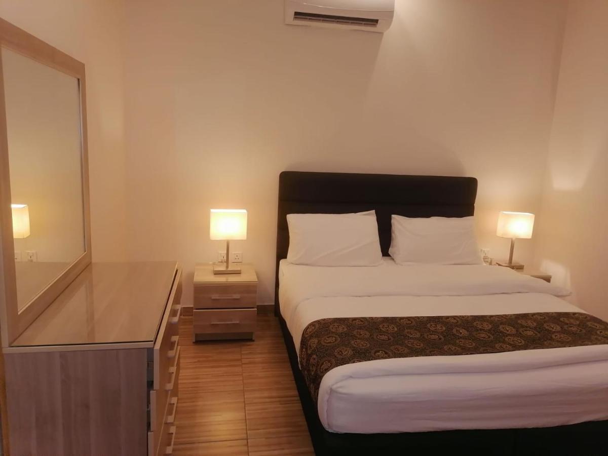 Al-Ahlam Hotel Apartments Акаба Екстер'єр фото